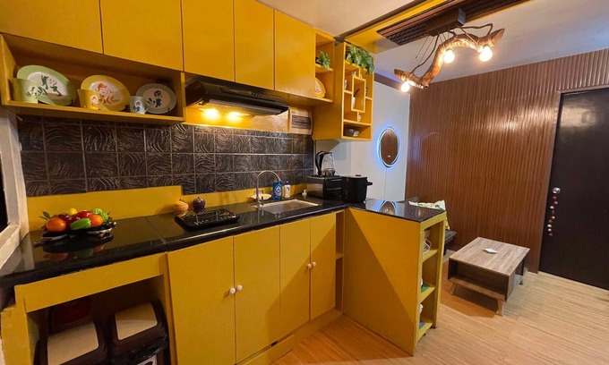 Cebu Condo | Golden Poppy 2-bedroom condo with WiFi, AC in amazing Cebu City