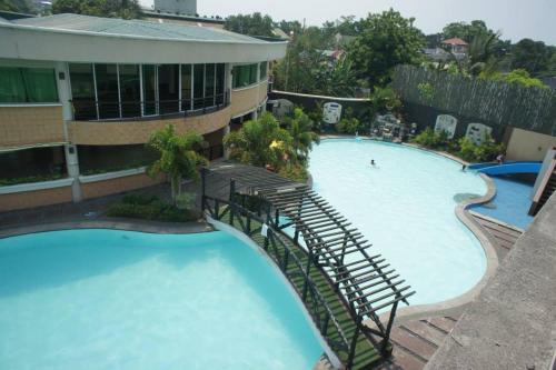 San Bartolome Resort | Golden Pyramid Pavilion and Resort