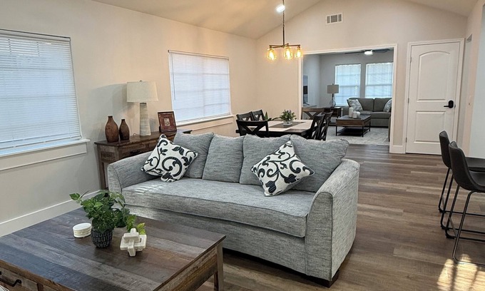 Madera House | "Golden Retreat –3BR/2BA Escape" located in the top neighborhood in Madera