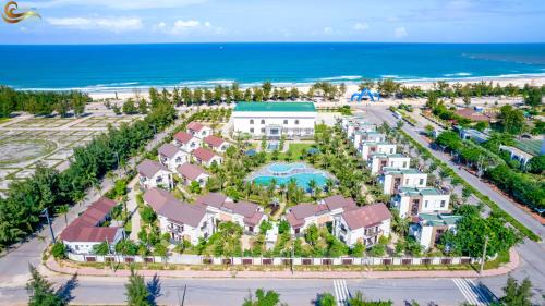 Cua Viet Resort | Golden Sea Resort: Relax by the Ocean with Unique Amenities