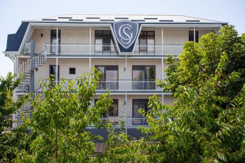 Cholpon-Ata Apartment | Family-Friendly Getaway at Golden Street - Rated 8.8/10