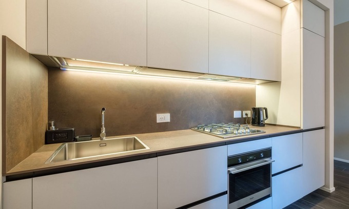 L'antico Ghetto Ebraico Apartment | Indulge in Golden Suite by Studio Vita - Perfect for Families