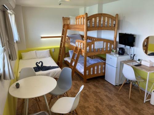 Kin Hotel | Golden Sun Beach Hotel: Family-Friendly Vacation Retreat