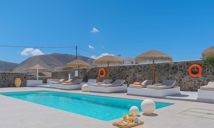 Agia Paraskevi House | Golden Sunrise Suites - Santorini Family Suite
