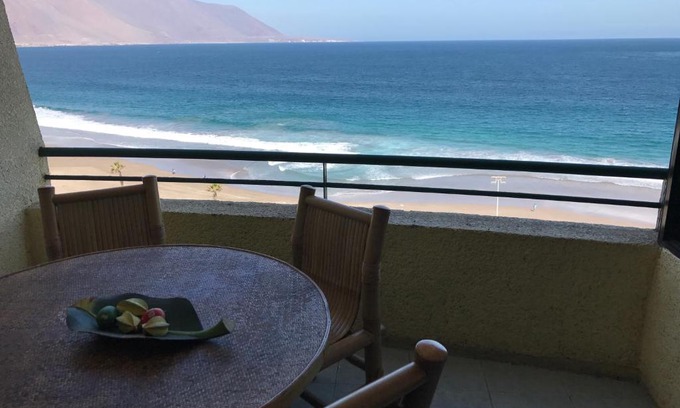 Cavancha Apartment | Golden Tower: 4-Star Oceanfront Stay with Pool & Breakfast