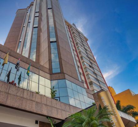 Pinheiros Hotel | Elegant Stay at Golden Tower Pinheiros with Pool & Breakfast
