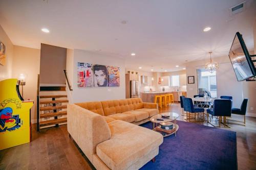 Civic Center House | Denver Urban Retreat: 3BR Rooftop with City Views