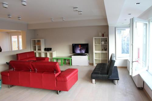 Ostend City Centre Apartment | Relaxing Ocean View Stay at Golden Tulip Hotel