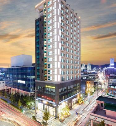 Chinju Hotel | Welcoming Golden Tulip Essential Namgang with Great Amenities