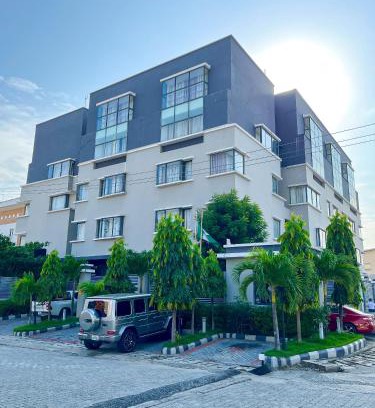 Ofin Hotel | Indulge at Golden Tulip Oniru Suites with Pool & Spa
