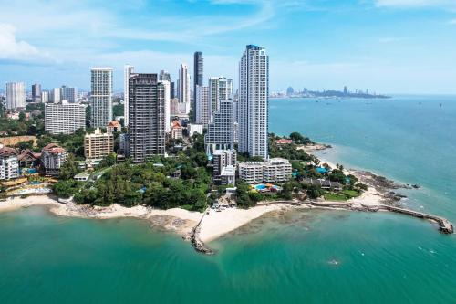 North Pattaya Hotel | Relax at Golden Tulip Pattaya Beach Resort with Private Beach