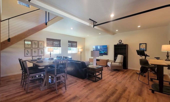 Talent House | Golden Valley Unit B ~ Minutes to OSF