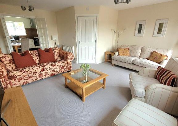 Codnor House | Golden Valley View: Pet-Friendly Retreat with 9.9 Guest Rating