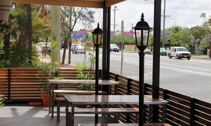 Dubbo Hotel | Comfortable Stays at Golden West Motor Inn with Pool & Dining