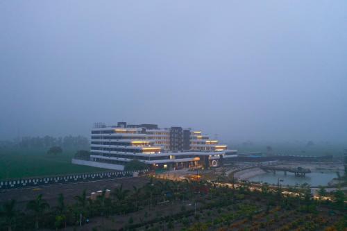 Sanwer Hotel | Golden Yug Resort by SS