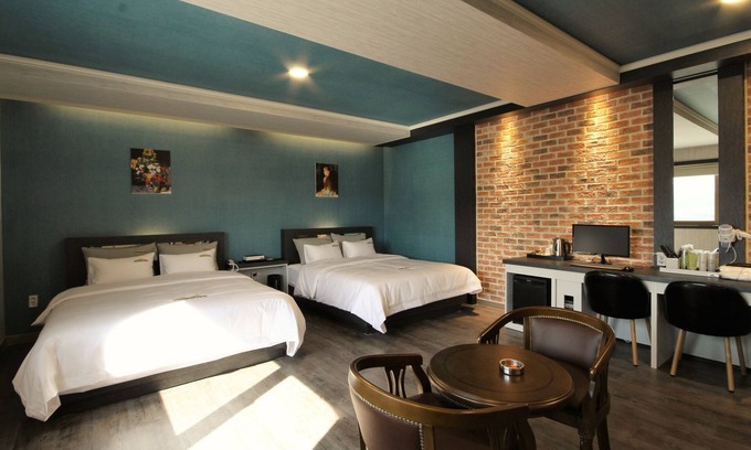 Gimhae Hotel | Discover GoldenRoot Hotel in Gimhae: Spa & Family Friendly