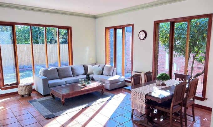 Ballarat House | Discover Goldfields Manor: Spa Retreat in Ballarat City