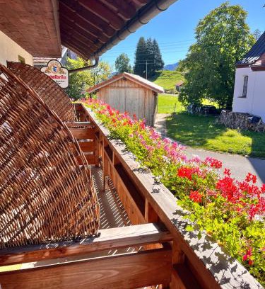 Zaumberg Bed & Breakfast | Goldiger Hirsch: Family-Friendly Retreat with Great Amenities