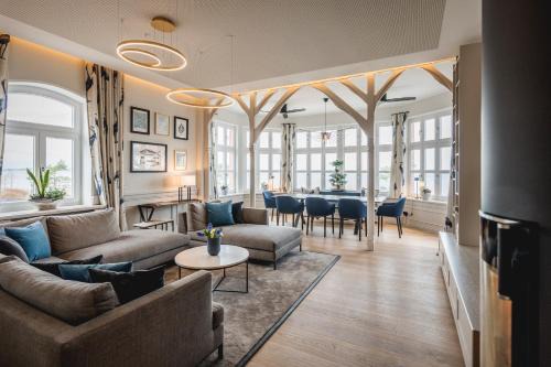 Niendorf Apartment | Experience Goldmädchen 93 - Beletage with Ocean Views