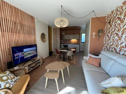 Saumane-de-Vaucluse Apartment | Golf apartment