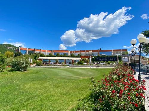 Marciaga Hotel | Golf Cà Degli Ulivi: A 4-Star Escape with Oceanfront Bliss