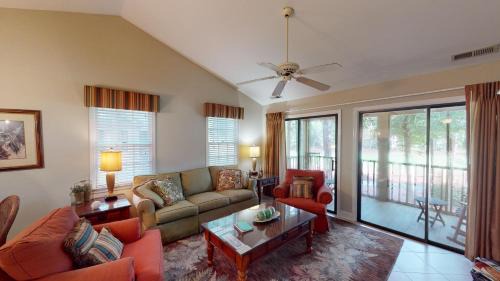 Pawleys Island House | Discover Pawleys Getaway Near Golf Course with Pool Access