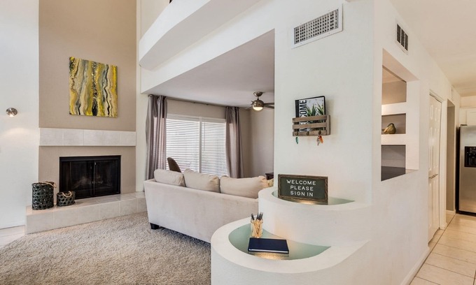 Bellair House | Golf Course Condo with Kitchen & Breakfast for 9 Guests