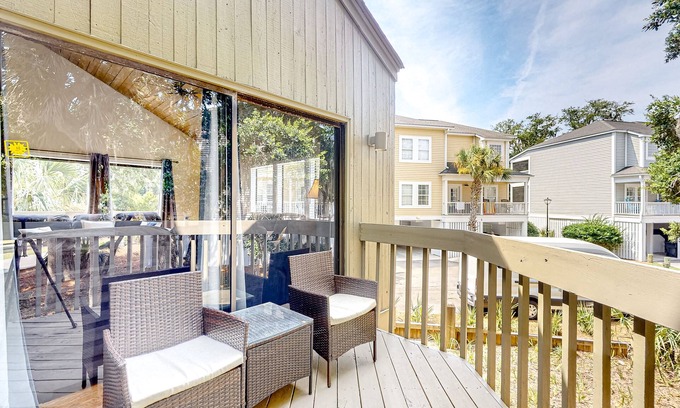 Ocean Ridge Cottage | Cozy Beachfront Home with Full Kitchen & Ocean Views