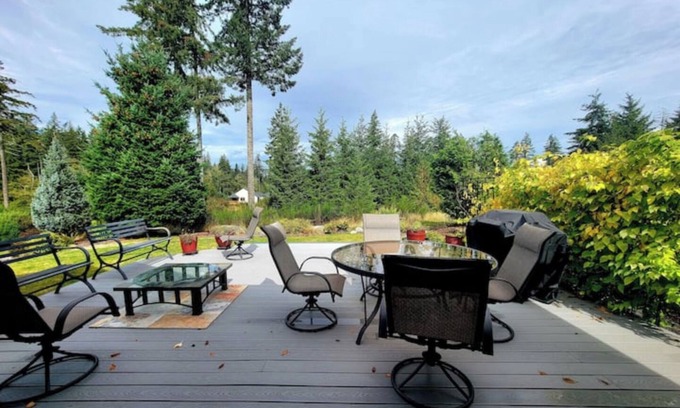 Port Orchard House | Golf Course home sleeps 6
