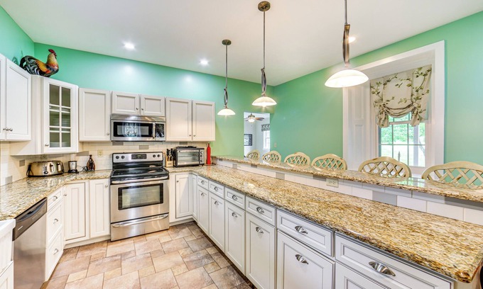 Hollidaysburg Cottage | Golf Course On-site: Spacious Hollidaysburg Home!