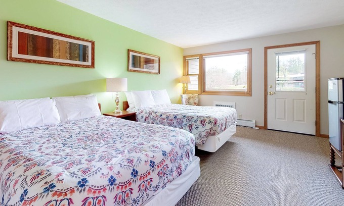 Woodstock Apartment | Golf-course studio with WiFi, & shared pools, hot tub, tennis, & game room