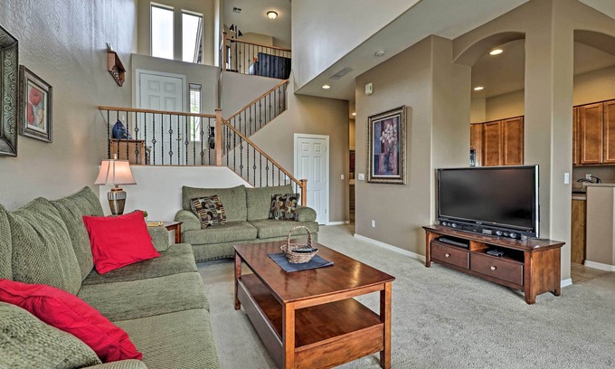 Gold Canyon House | Gold Canyon Gem: Golf Course Views & Pool Access Awaits!