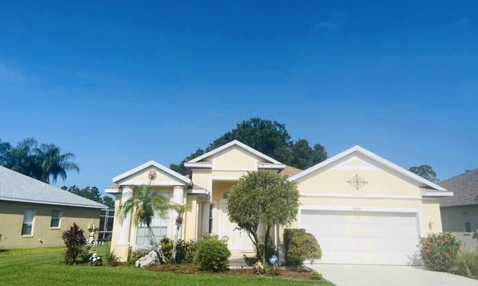 Ridgewood Lakes Villa | Inviting Golf Course Villa with Private Pool for 6 Guests