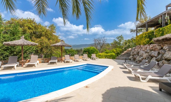 Santa Cristina de Aro Villa | Experience Golf Getaways with Pool & Pet-Friendly Comfort