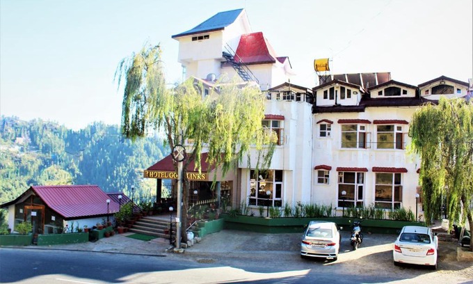 Shimla Hotel | Budget-Friendly Golf Links Resort with Family Amenities