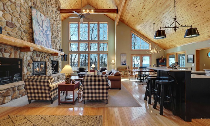 Birchwood Farms House | Golf Retreat with Hot Tub & Pool near Downtown - Sleeps 20
