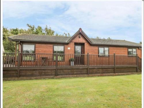 Berwick-upon-Tweed Resort | Family-Friendly Golf Retreat with Pool Access and Fun