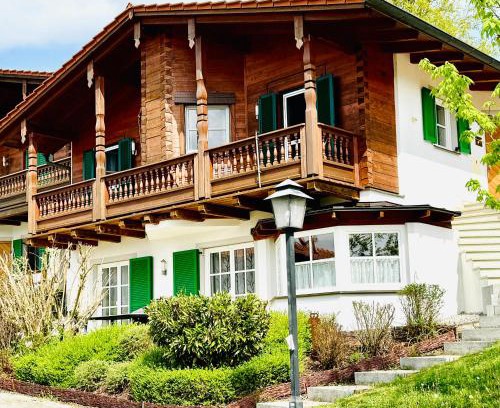 Haarbach Apartment | Elegant Suite Heidi at Golfplatz Uttlau-Haarbach