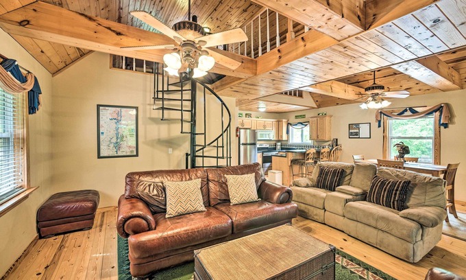 Guntersville Cabin | Premium Golfer's Retreat at Guntersville Lake with Spa