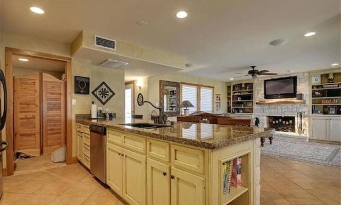 Lakeway Condo | Golfers Dream Retreat on the Lakeway Austin Golf Course
