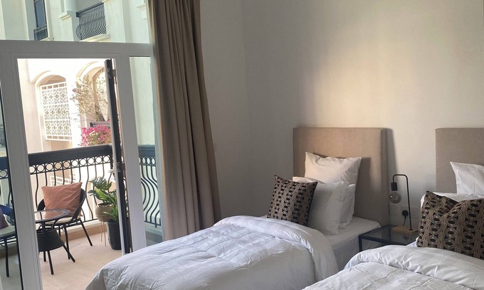 Abu Dhabi Apartment | Golfers Paradise on Yas island, 2 bed, 2 bathroom, sleeps 6