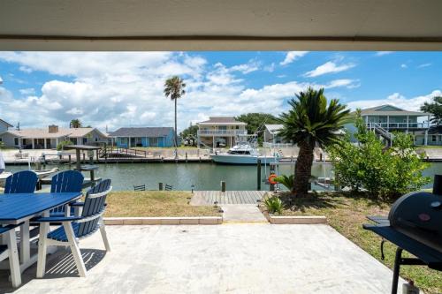 Palm Harbor House | Coastal Retreat: 4-Star Child-Friendly Getaway
