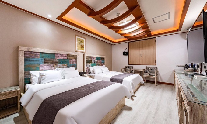 Gongju Hotel | Eco-Friendly Stay at Gongju White Castle with Breakfast