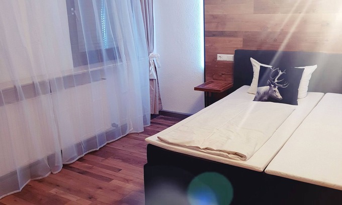 Lampoldshausen Hotel | Convenient Hotel with Quiet Rooms and a Spacious Beer Garden