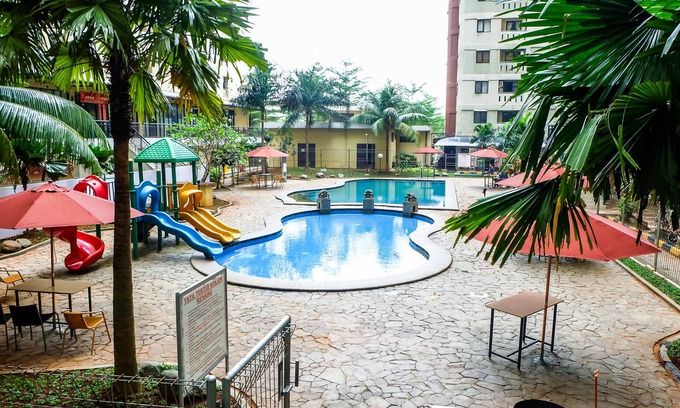 Kebagusan Apartment | Cozy Studio at Kebagusan City Apartment with Pool & Kitchen