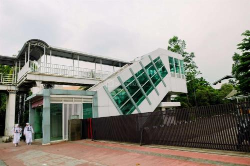 Menteng Apartment | Elegant 2BR Apartment at Capitol Park Residence