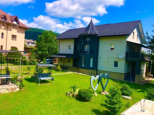 Yaremche Cabin | Budget-Friendly Stay at Good House Yaremche with Breakfast