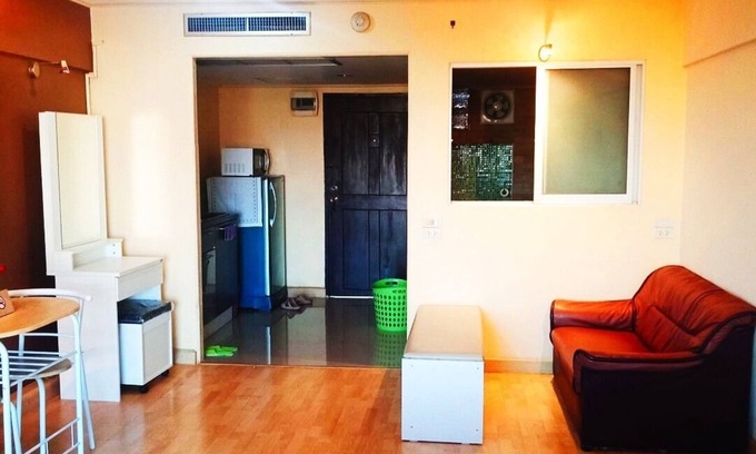 Nimman Apartment | Cozy Stay in Nimman with Pool & Breakfast Included