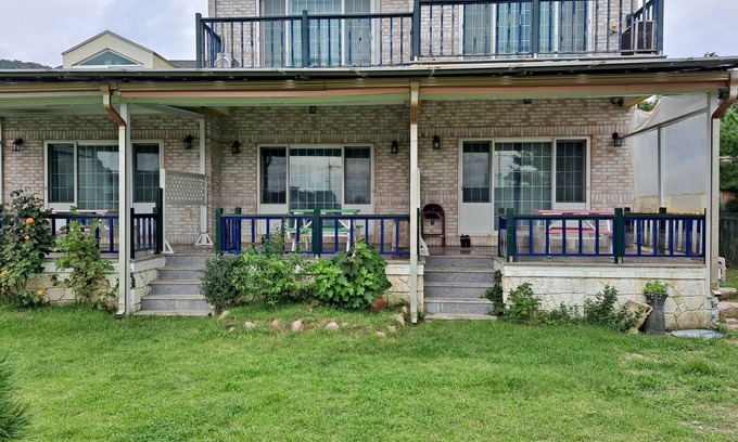 Gyeongju House | Relaxing Stay at Good Relation Villa with Lake Views