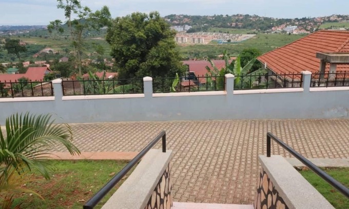 Kampala House | Good Times: 5 Bedroom House with Ocean View in Kampala